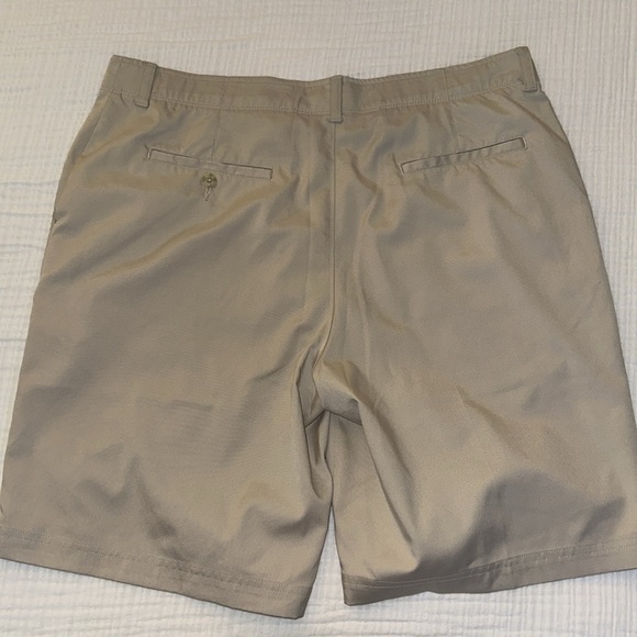 PGA TOUR SIZE 38 Golf Shorts - Picture 2 of 2